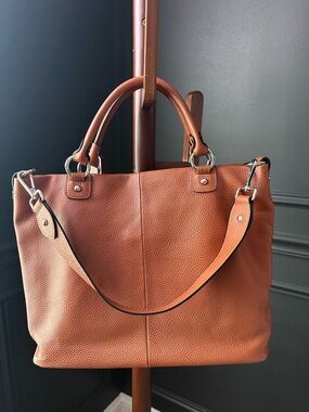KATTEE Classic Leather Medium Tote Bag in Brown